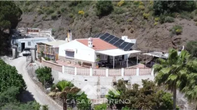 Chalet in Sayalonga photo 3
