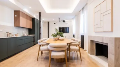 Apartment in Listing photo 3