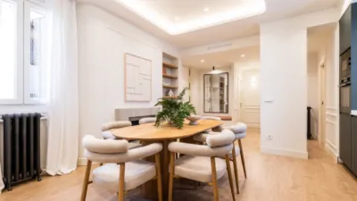 Apartment in Listing photo 5