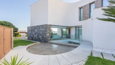 Villa in Golf Bahía Urbanization photo 32