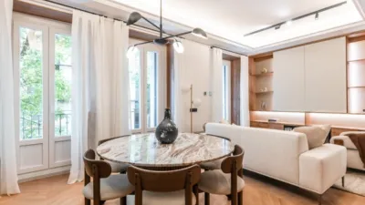 Apartment in Salamanca District photo 4