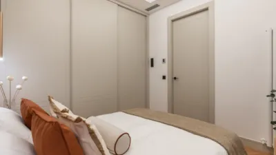 Apartment in Salamanca District photo 24