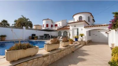 House for sale in Empuriabrava photo 2