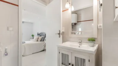 Apartment on Avenida Jaime I El Conquistador Street, No. 40 photo 12