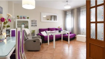 Semi-detached house in La Carlota photo 2