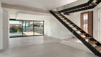 Villa in Alcanada photo 6