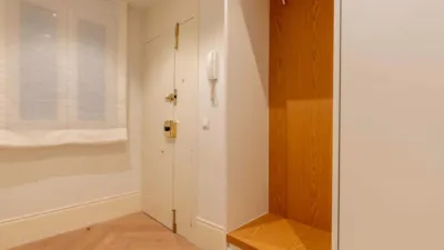 Apartment in Salamanca District photo 19