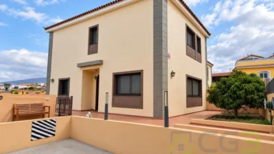 Semi-detached house in Las Cuevecitas-Malpaís photo 3