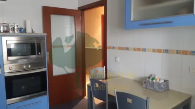 Casa adosada en alquiler en Montesol-Mejostilla, Montesol-Mejostilla (Cáceres Capital) de 900 €<span>/mes</span>