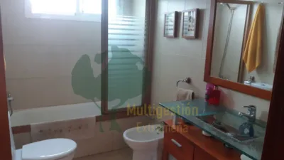 Casa adosada en alquiler en Montesol-Mejostilla, Montesol-Mejostilla (Cáceres Capital) de 900 €<span>/mes</span>