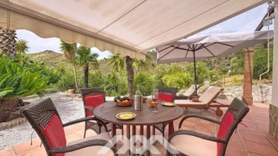 Villa in Canillas de Albaida photo 2