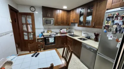 Duplex on street photo 6