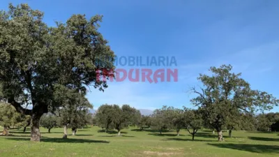 Rustic farm in Casatejada photo 10