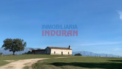Rustic farm in Casatejada photo 11