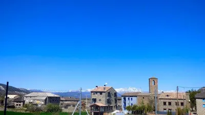 Chalet en venta en Calle C. La Corona, 2-20, Número 2-20, Arcusa (Aínsa-Sobrarbe) de 350.000 €