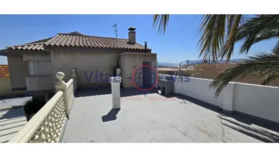 House on the street photo 2