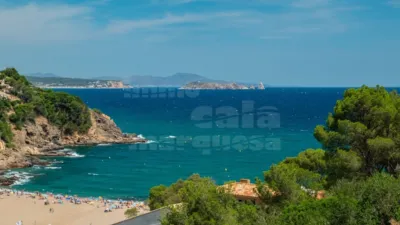 Townhouse in Begur photo 2