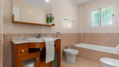 Chalet on Carrer Sant Miquel de Les Sal, No. 12 photo 12