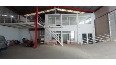 Nave industrial en alquiler en Las Cañadas, Las Lagunas (Mijas) de 2.000 €<span>/mes</span>