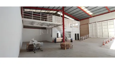 Nave industrial en alquiler en Las Cañadas, Las Lagunas (Mijas) de 2.000 €<span>/mes</span>