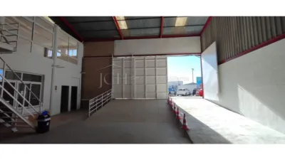 Nave industrial en alquiler en Las Cañadas, Las Lagunas (Mijas) de 2.000 €<span>/mes</span>