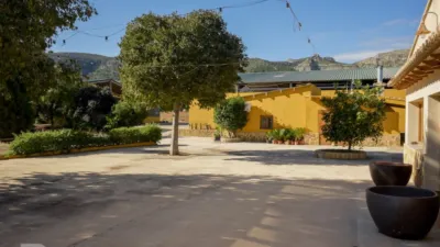 Rustic finca on Camí Pla de Lloret street photo 17