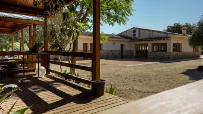 Rustic finca on Camí Pla de Lloret street photo 23