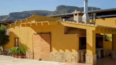Rustic finca on Camí Pla de Lloret street photo 27