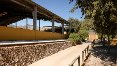 Rustic finca on Camí Pla de Lloret street photo 8