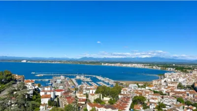 Apartment in Port Esportiu-Canyelles-Puig Rom photo 20