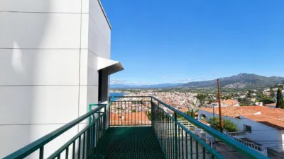Apartment in Port Esportiu-Canyelles-Puig Rom photo 21