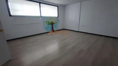 Local comercial en alquiler en Narón - Más