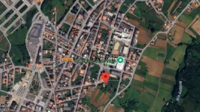Terreno en venta en Calle del Doctor Fléming, cerca de Avenida de Bergantiños - Más