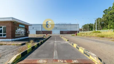 Nave industrial en alquiler en Avenida de Arsenio Iglesias - Més