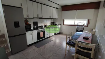 House for sale in Ramirás. House of approximately 300m2 distributed over three floors and with a small plot at the back of the property. The ground floor would be reserved for a large garage although it could also be converted into living space. The main floor is distributed in three bedrooms, all with built-in wardrobes, spacious lounge, and large kitchen fully furnished and equipped with appliances and finally a small ironing room with access to the rear garden of the house. On the second floor, still unfinished, we find three bedrooms, one with an en-suite bathroom, lounge with American-style kitchen with access to the terrace overlooking the front facade of the house and another small toilet. photo 2