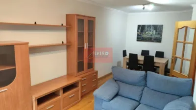Piso en alquiler en Rúa Chano Piñeiro, Barrocás (Ourense Capital) de 750 €<span>/mes</span>