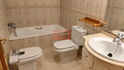 Piso en alquiler en Rúa Chano Piñeiro, Barrocás (Ourense Capital) de 750 €<span>/mes</span>