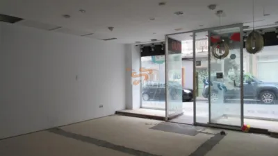 Local comercial en venta en Ferrol - Mehr