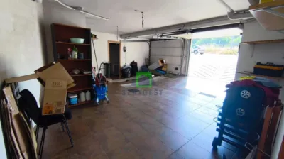 Chalet en venta en San Cibrao Das Viñas, Santa Marta (San Cibrao Das Viñas). Municipio de San Cibrao das Viñas de 300.000 €