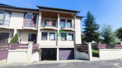 Chalet en venta en San Cibrao Das Viñas, Santa Marta (San Cibrao Das Viñas). Municipio de San Cibrao das Viñas de 300.000 €