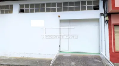 Local comercial en alquiler en Avenida de Fisterra - Més