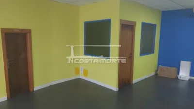 Local comercial en alquiler en Cee - Vista 2