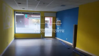 Local comercial en alquiler en Cee - Vista 3