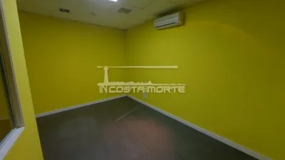Local comercial en alquiler en Cee - Vista 4