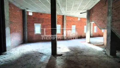 Local comercial en alquiler en Calle Rua Escabanas - Més