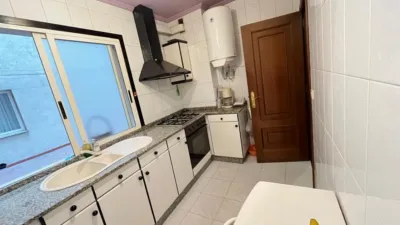 Piso – O Milladoiro, Seidón - Más