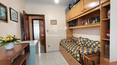 Apartment on Reis Católicos Street photo 16