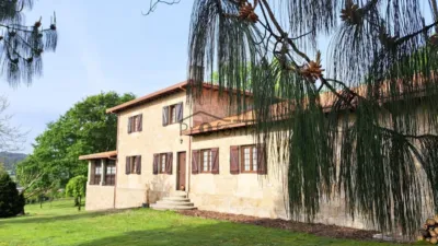 Casa en venta en Calle Lugar Cenda - Más