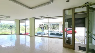 Local comercial en alquiler en Calle de Frade - Más