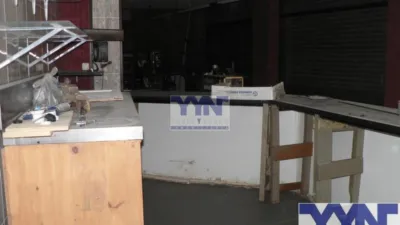 Local comercial en alquiler en Narón - Más